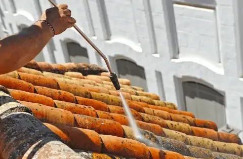 Nettoyage de toitures - Vandoncourt